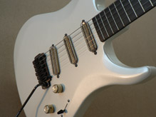 Nova pearl white powered by Lace sensor Gold